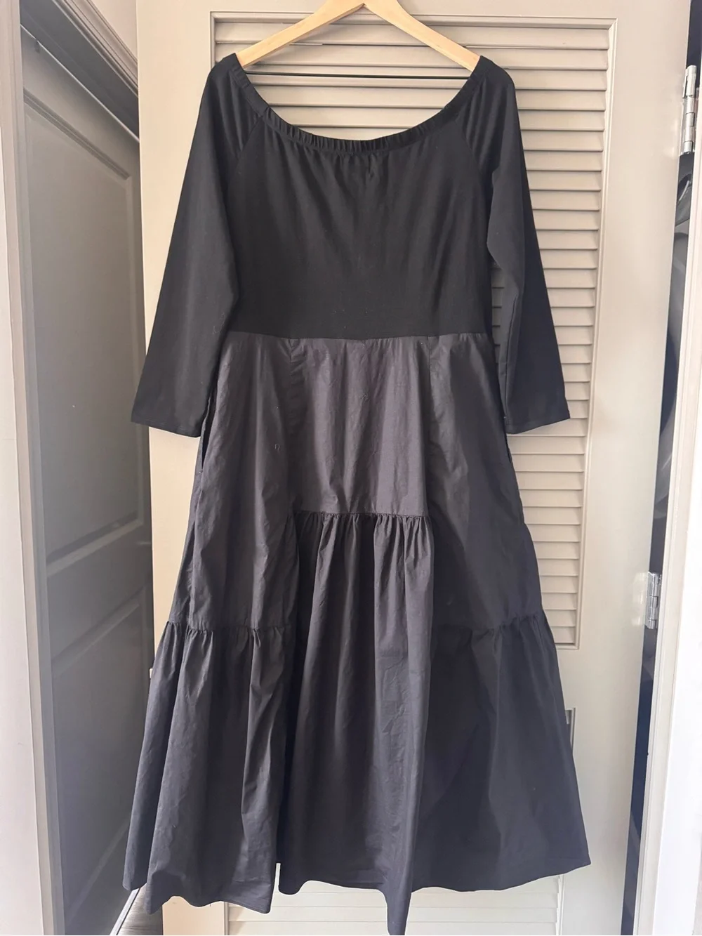 Tuckernuck | Black Off-Shoulder Marissa Long Sleeve Tiered Midi Dress ~ XXL